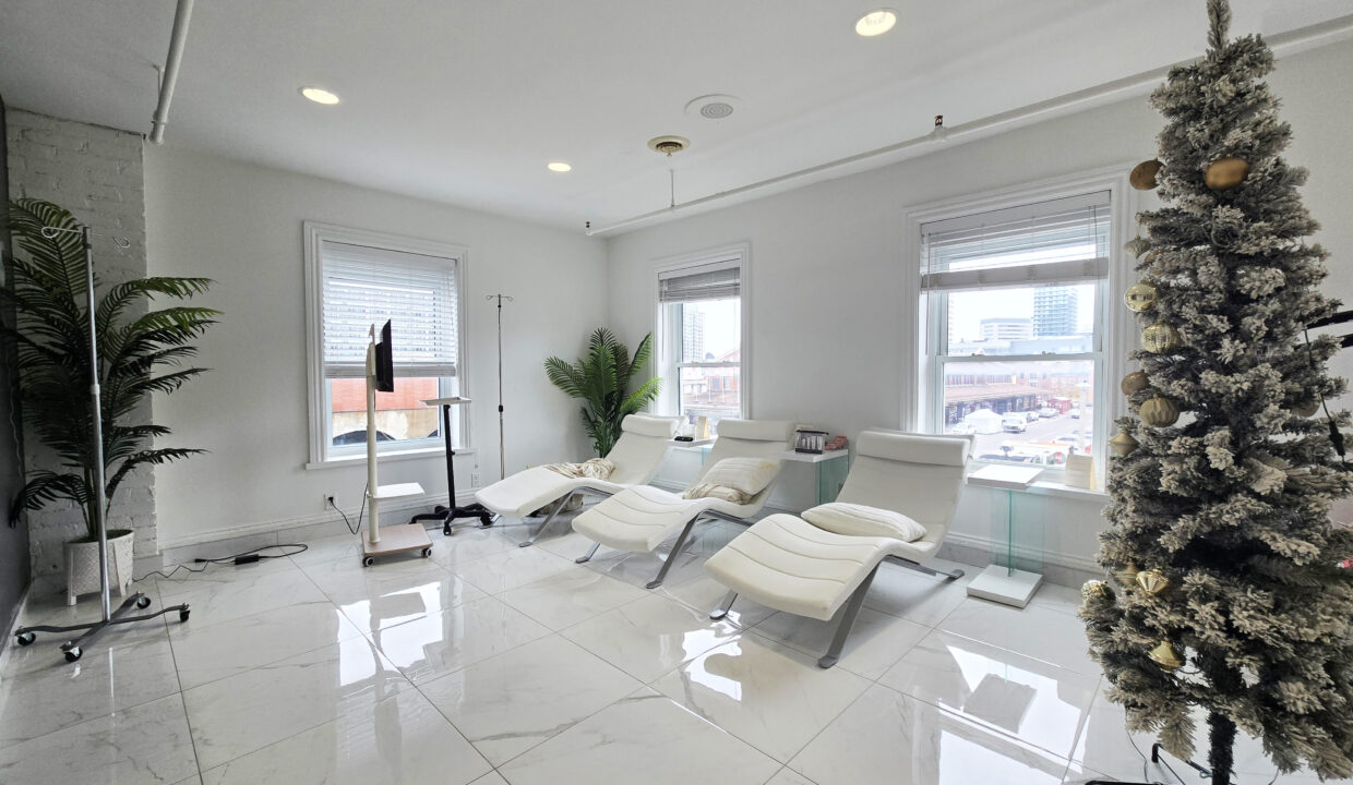 18 Byward Market Square – Unit 300 gallery image 2