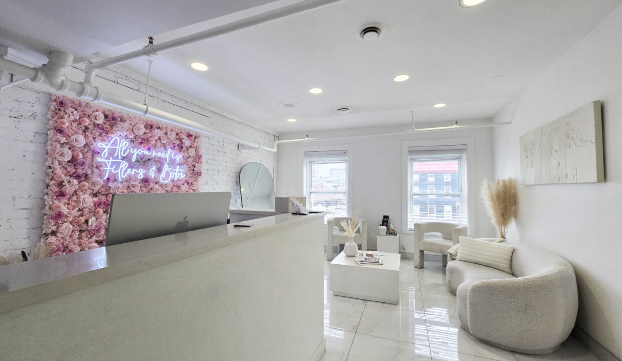 18 Byward Market Square – Unit 300